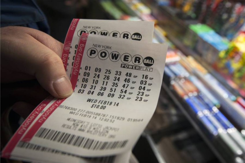 An American lottery prize exceeds one billion dollars