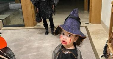 Mohamed Salah celebrates with his two daughters with Halloween