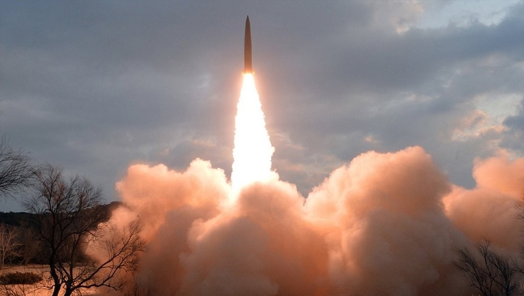 North Korea launches a ballistic missile towards the East Sea