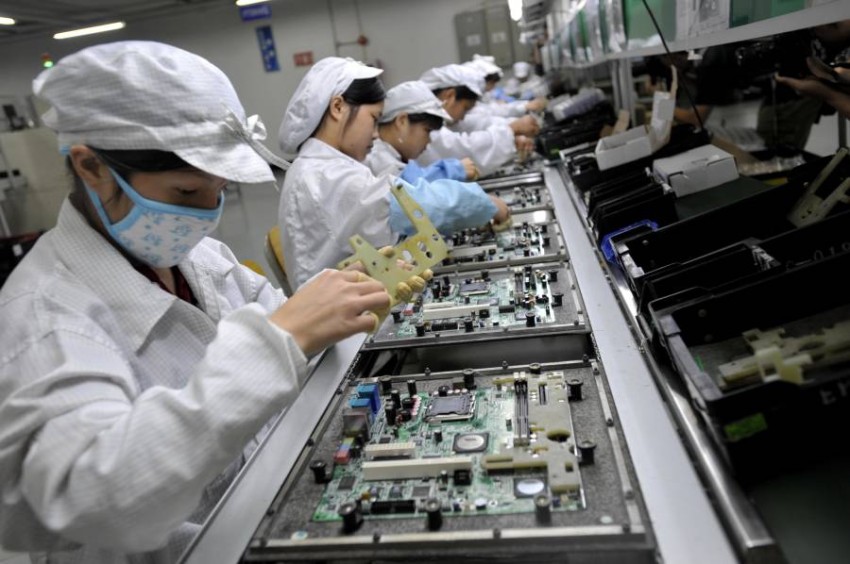 China closes an area surrounding the iPhone factory after the Corona injuries appeared