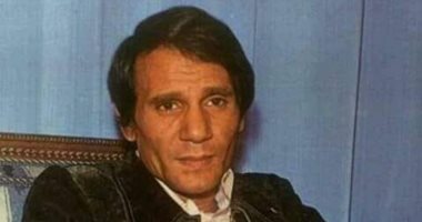 Art Voice documents .. Abdel Halim Hafez signs a exchange permission for himself by receiving 150 pounds instead of a singer