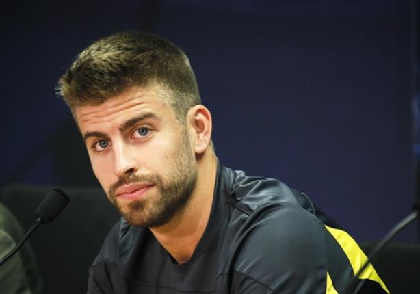 Gerard Pique announces the retirement of football