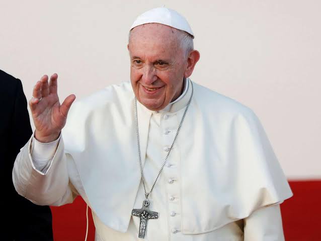 The Vatican Pope criticizes “stirring wars” during his visit to Bahrain