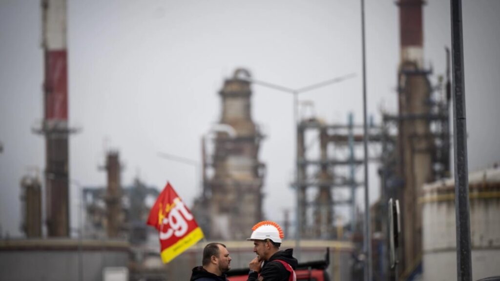 Germany .. more than 200 thousand participants in the first week of factory workers’ strikes