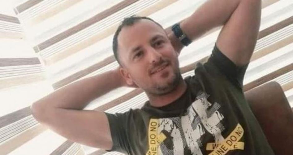 A Palestinian prisoner suspends a hunger strike after an agreement with the occupation by ending his solitary confinement