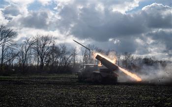 Russian and Ukrainian forces exchange heavy artillery shelling in southeast