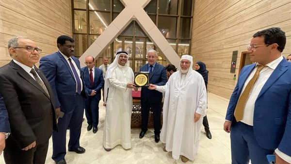 The largest in Africa .. The President of the Arab Parliament visits the Algeria Mosque