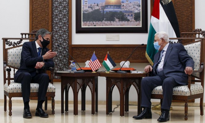 Plainkin is holding a phone conversation with Mahmoud Abbas and renews the United States’ commitment to the two -state solution