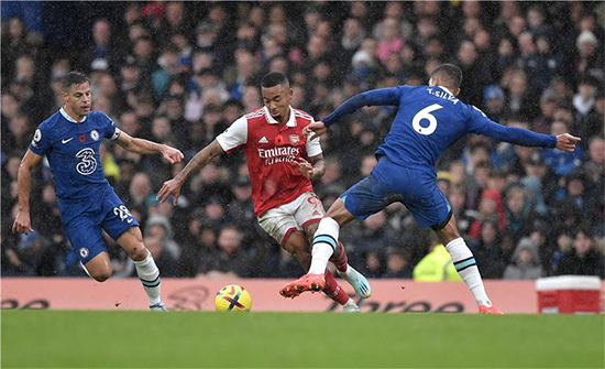 Pictures: Arsenal defeats Chelsea and regains the top of the Premier League