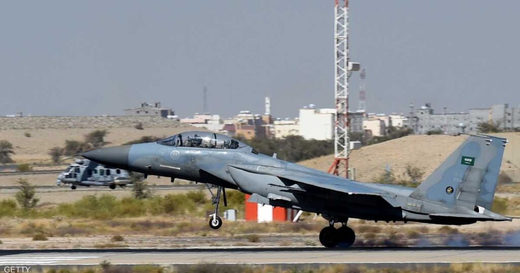 Saudi Arabia: The fall of the F-15S fighter due to a technical defect and the survival of its crew