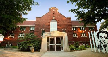 The disappearance of a ceramic statue from the holdings of the North Dakota Museum in the United States