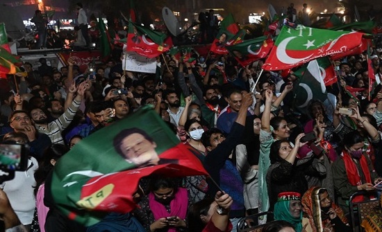 Imran Khan talks about a “assassination conspiracy” .. and his supporters are demonstrating