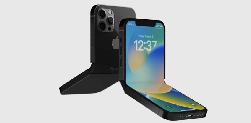 A user turns his iPhone to foldable