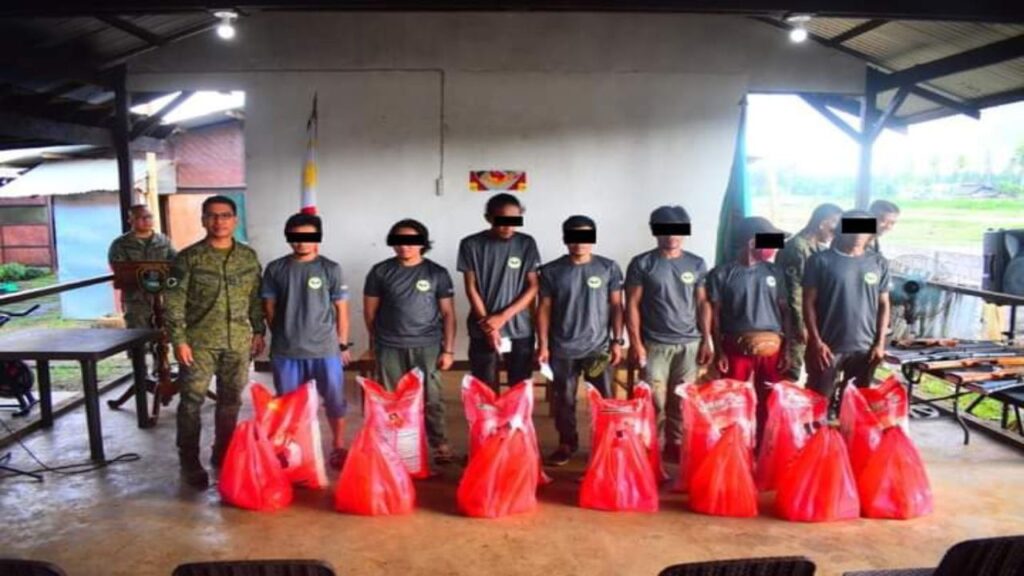 10 members of the Abu Sav group surrender to the Philippine army