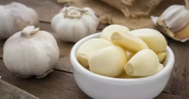 Dietician: Eat 5 foods for joint health and reduce inflammation .. most notably garlic