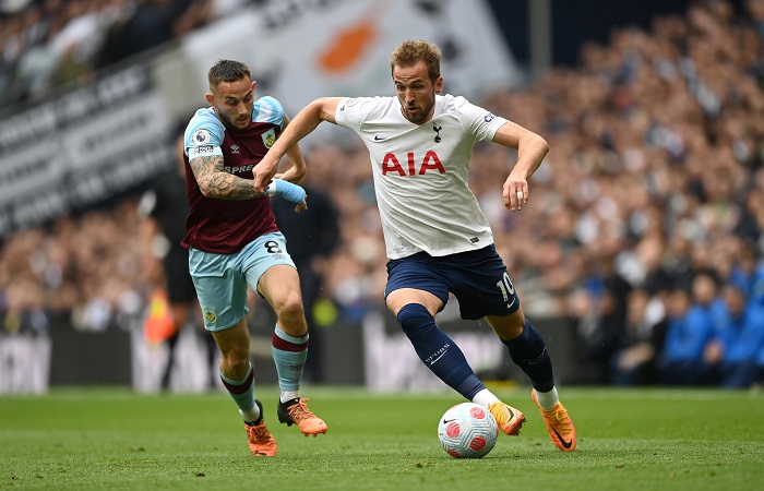 Harry Kane leads Tottenham’s attack against Leeds United