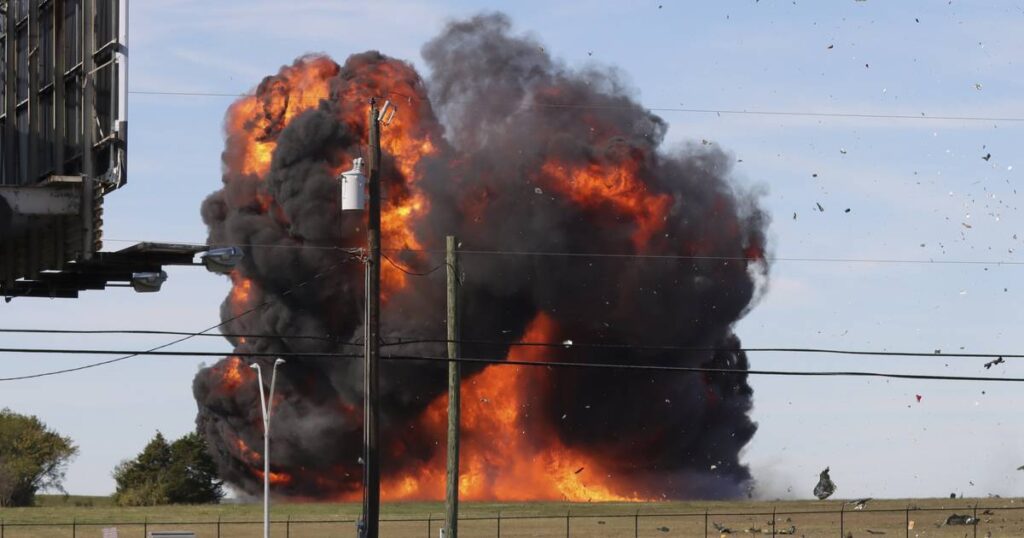 Dramatic moment 2 WWII planes crash during US air show