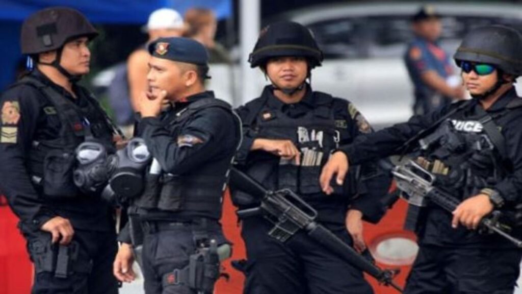 The Philippine police accuse 10 terrorists of killing the police chief of Magwindanao