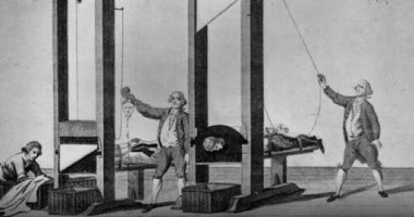 The execution of the guillotine .. Learn the most famous execution in the ancient world