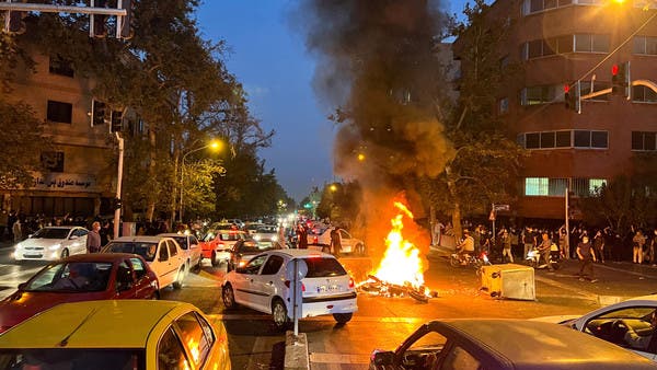 The judiciary in Iran is sentenced to the execution of a person against the background of the protests