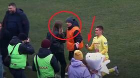 A celebration almost turned into a fight .. A security man pushes the fiancée of a player who presented her after scoring a goal .. Video