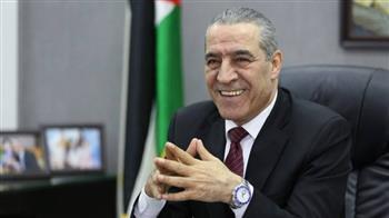 The Secretary of the Palestine Liberation Organization discusses with the Egyptian Ambassador in Palestine the latest political developments