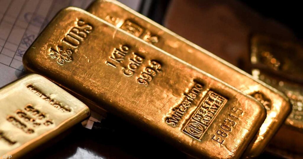 As the dollar declines … gold rises to the highest level in 3 months