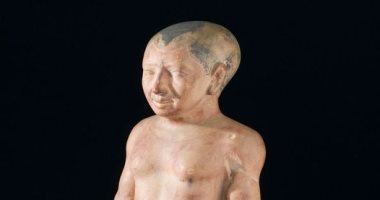 Watch the statue of “dwarf”, Khenom Hatb, the supervisor of the royal treasury in the era of the Pharaohs