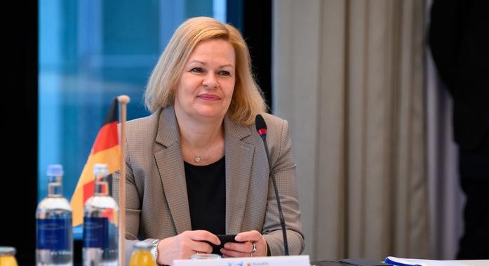 The German Minister of Interior calls for a firm fight against organized crime in her country