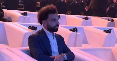 Watch the moment Mohamed Salah received the Globe Soccer Award 2022