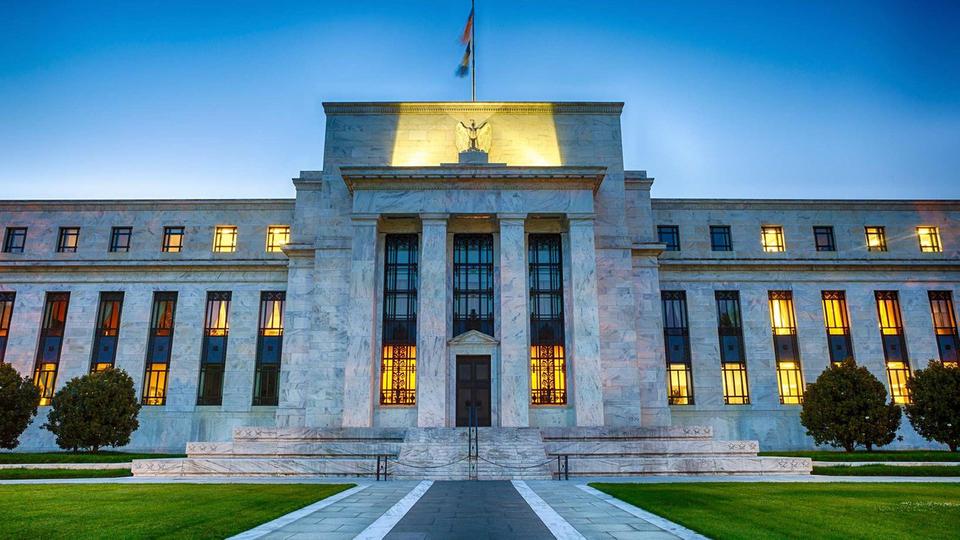 A member of the American Reserve Council calls for raising interest rates to 7%