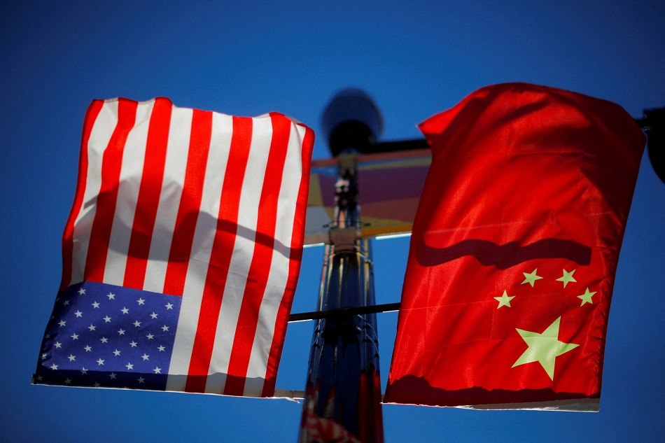 The American Vice President calls for “open communication” between Washington and Beijing