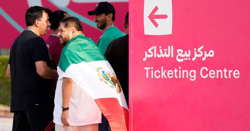 Hundreds of fans report World Cup ticket woes for 2nd day