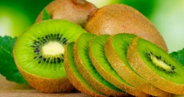 To avoid the influenza season .. eating the kiwi to strengthen the immune system