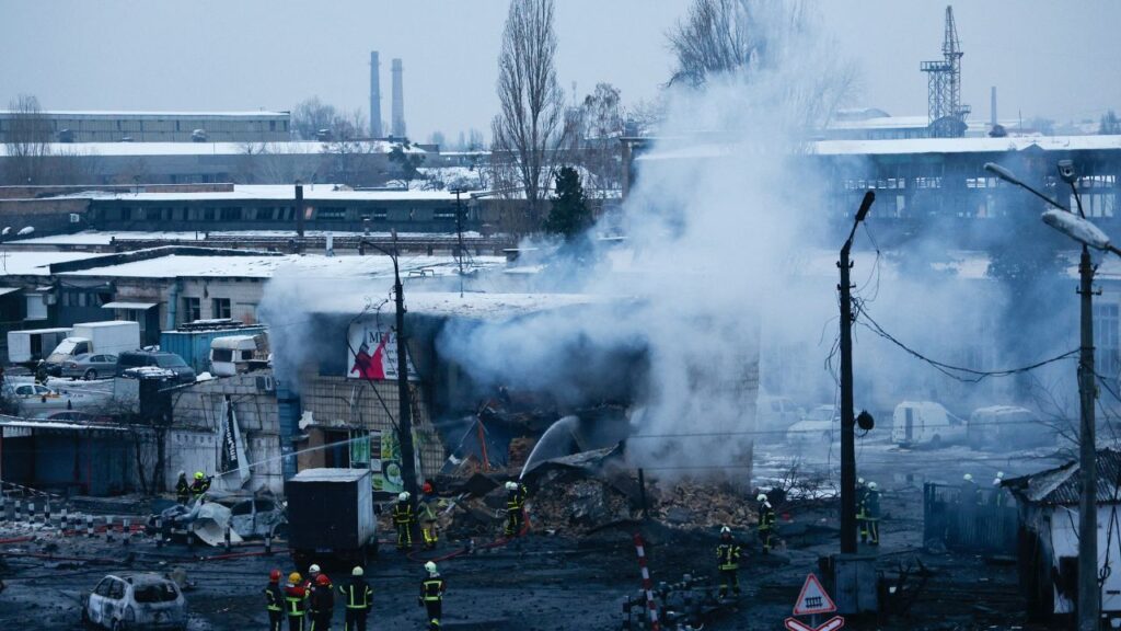 Ukraine cities drown in the dark and warnings of a “humanitarian catastrophe”