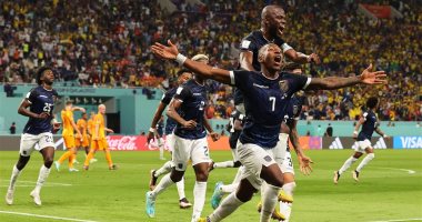 The Netherlands against Ecuador .. Valencia scores the equalizer and leads the World Cup top scorer list