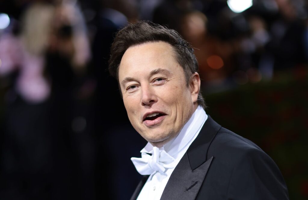 Musk: Biden disappointed my hope and I will support de Santus for the presidency