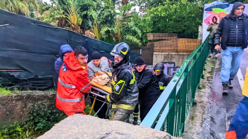 8 dead in a soil slide on an Italian island